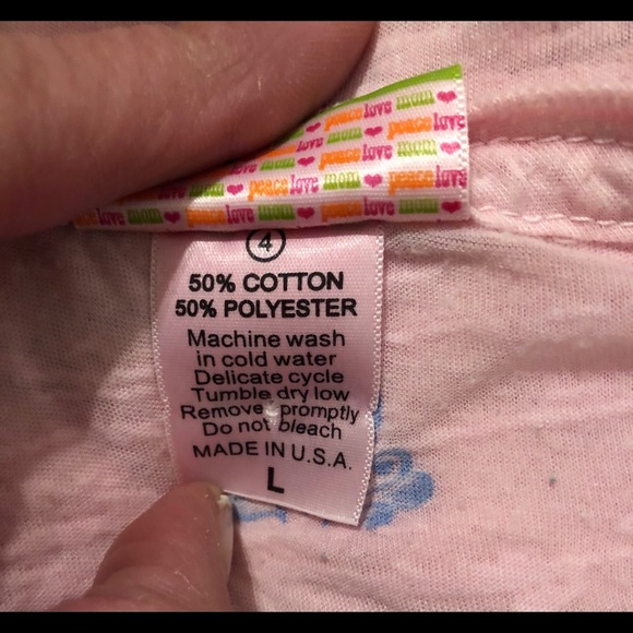 Peace Love Mom t-shirt - Picture 3 of 4